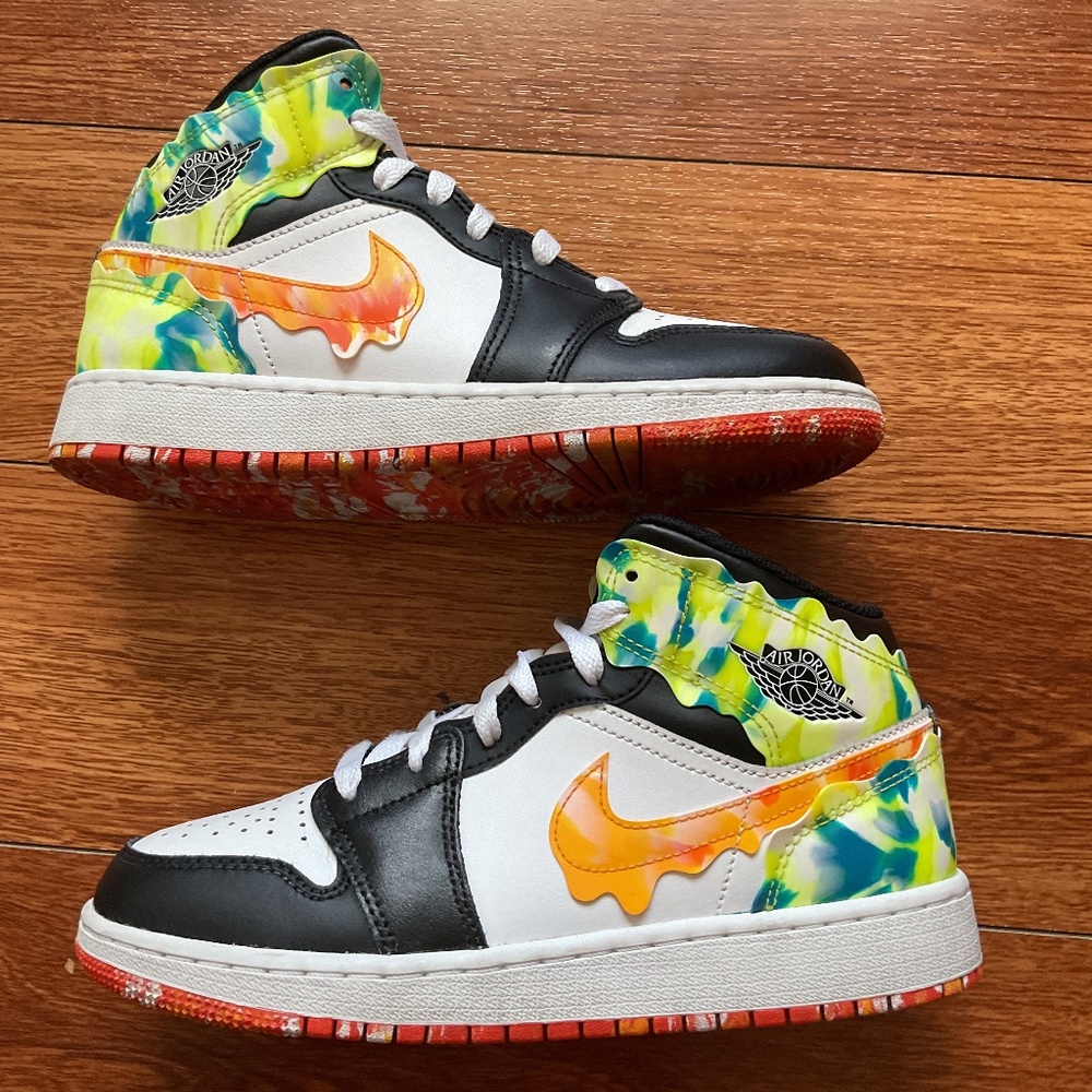 Jordan 1 Mid SE Slim Vortex